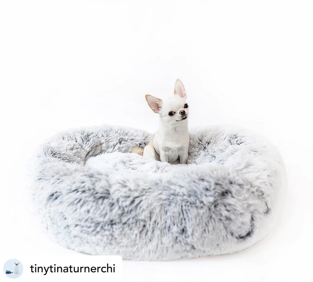Mr. Peanut's 28" OrthoPlush® Pet Bed - Snowflake White Two Tone - Image 5