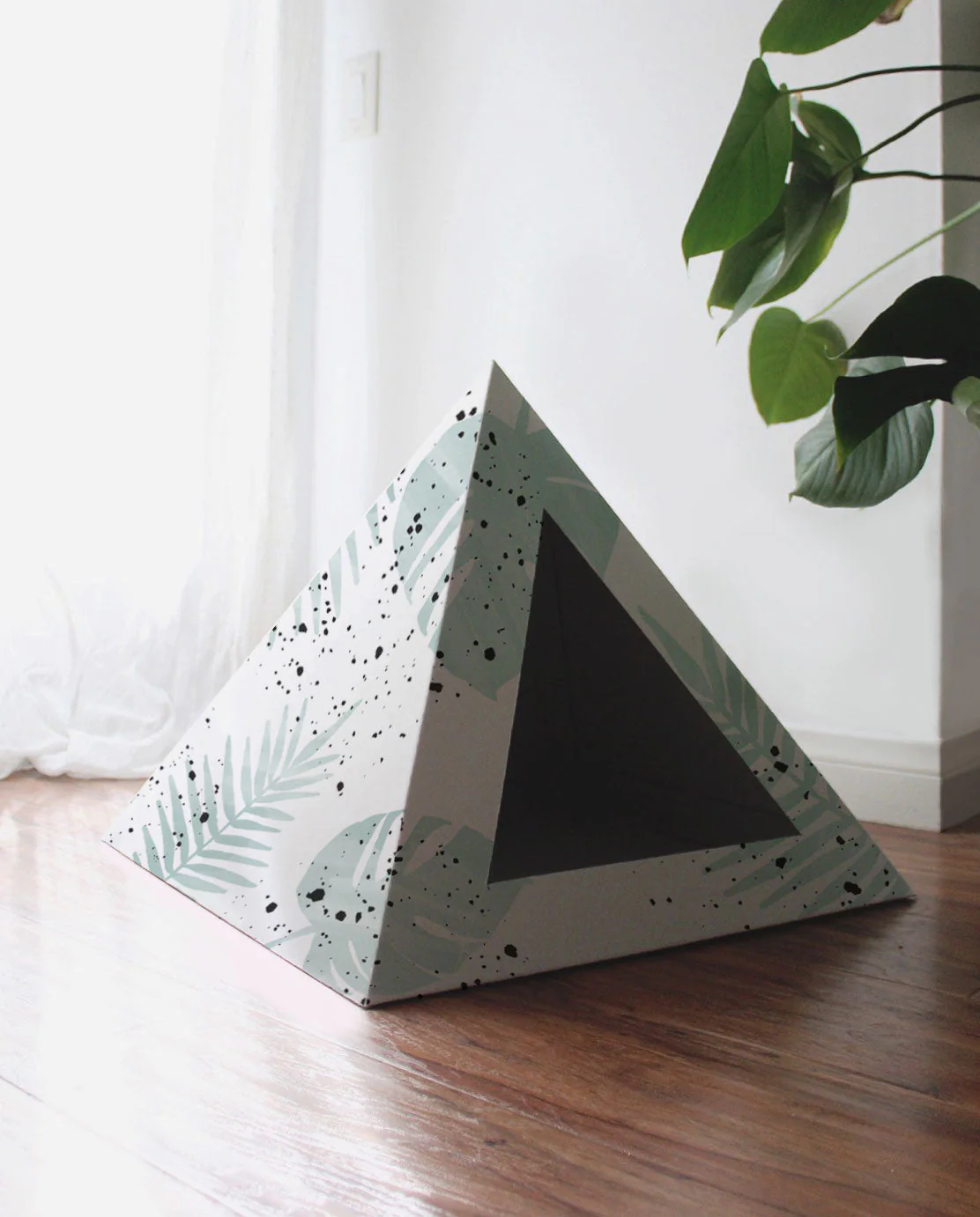 Kitty Kardboard® 'Oasis' Cat Pyramid - Image 3