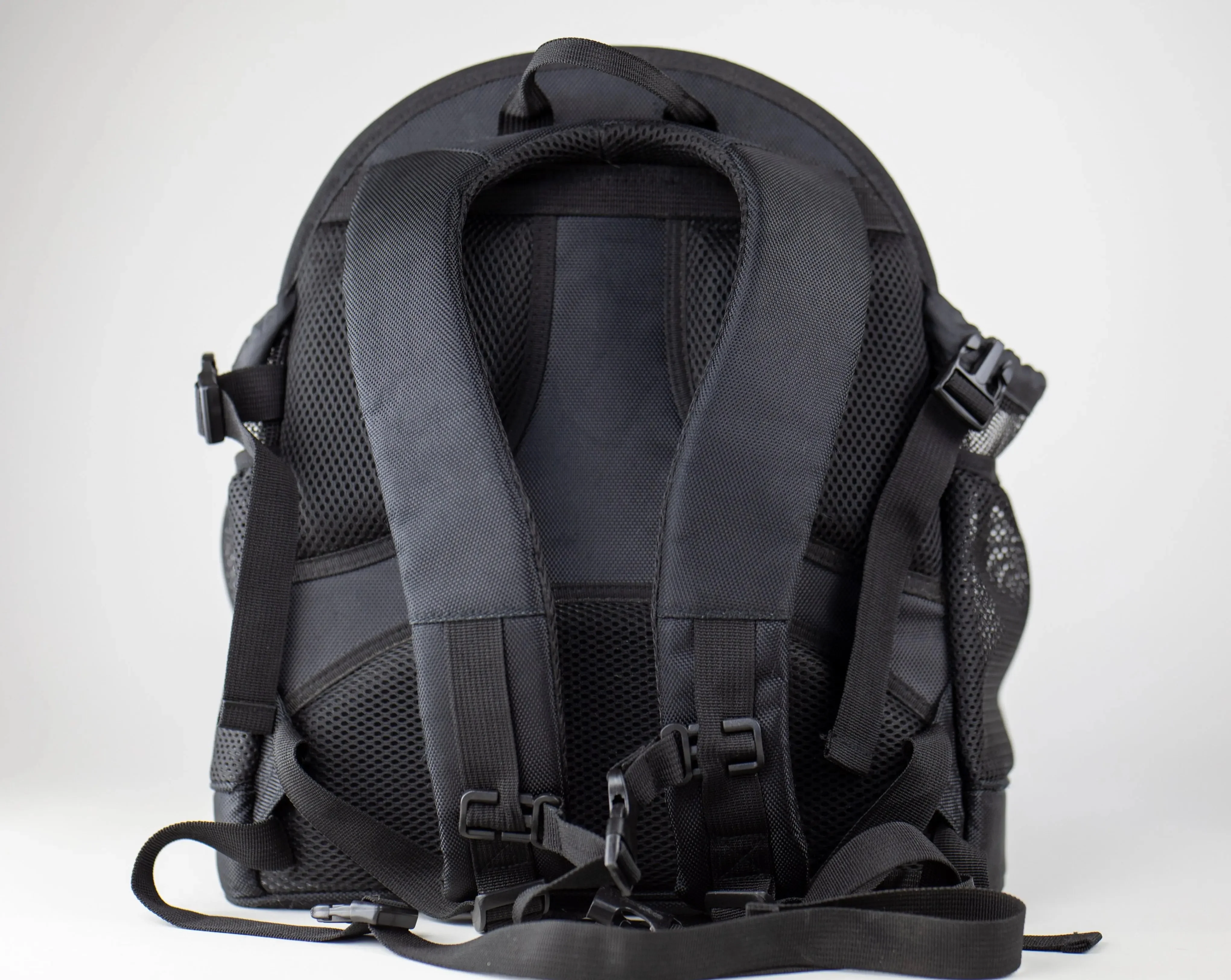 Oskar & Friends Premium Pet Backpack – Secure, Stylish, Travel-Ready - Image 3