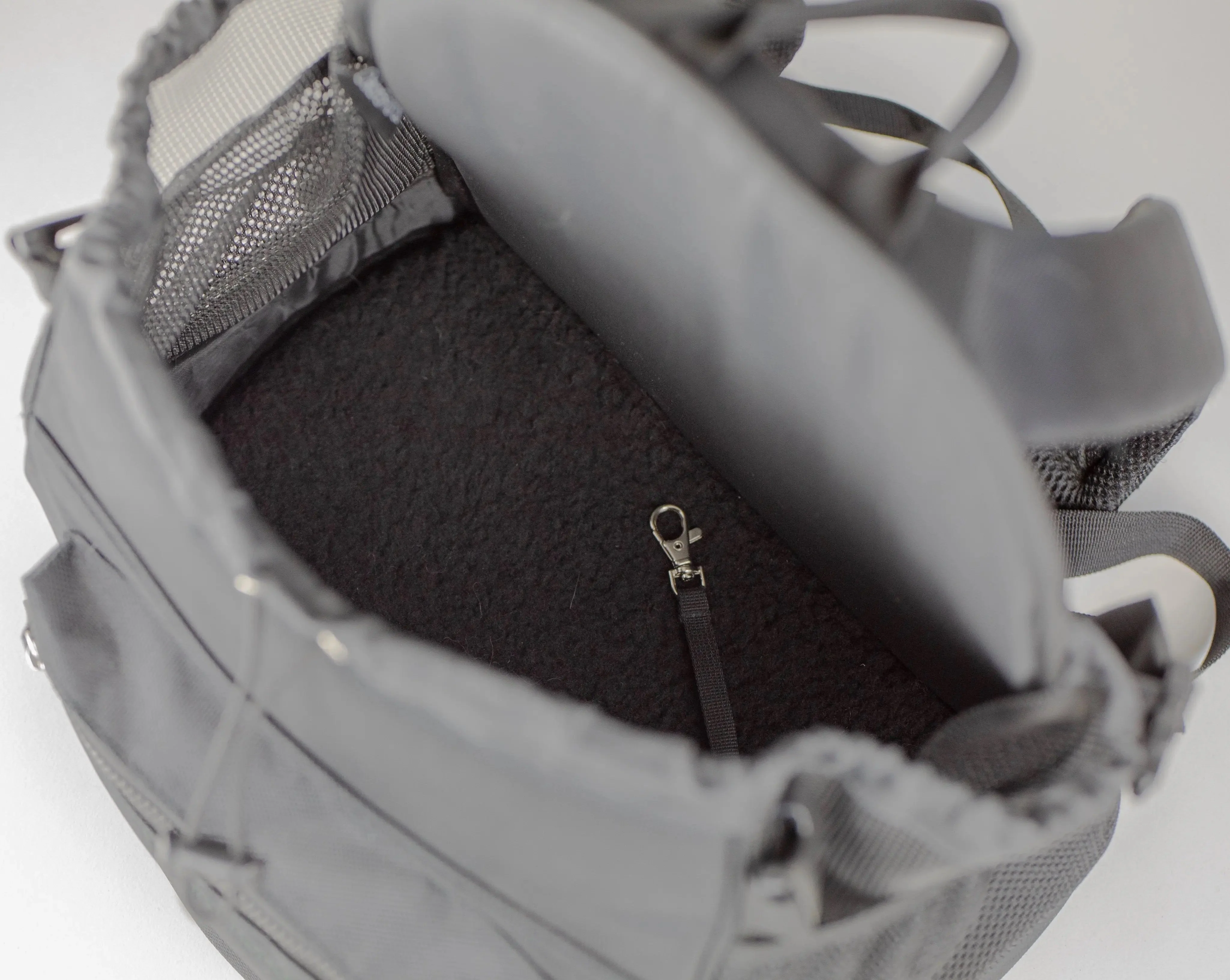 Oskar & Friends Premium Pet Backpack – Secure, Stylish, Travel-Ready - Image 6